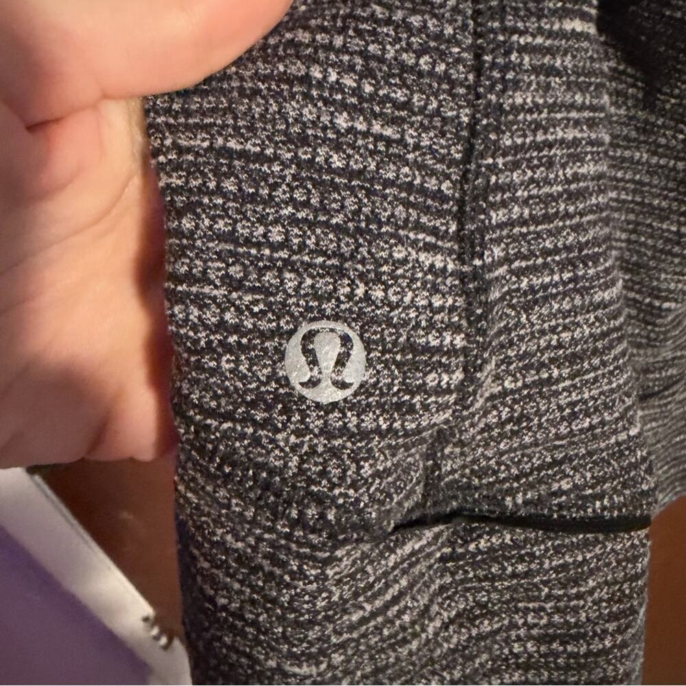 Lululemon Think Fast Pullover Grey Size 4 - Picture 6 of 7